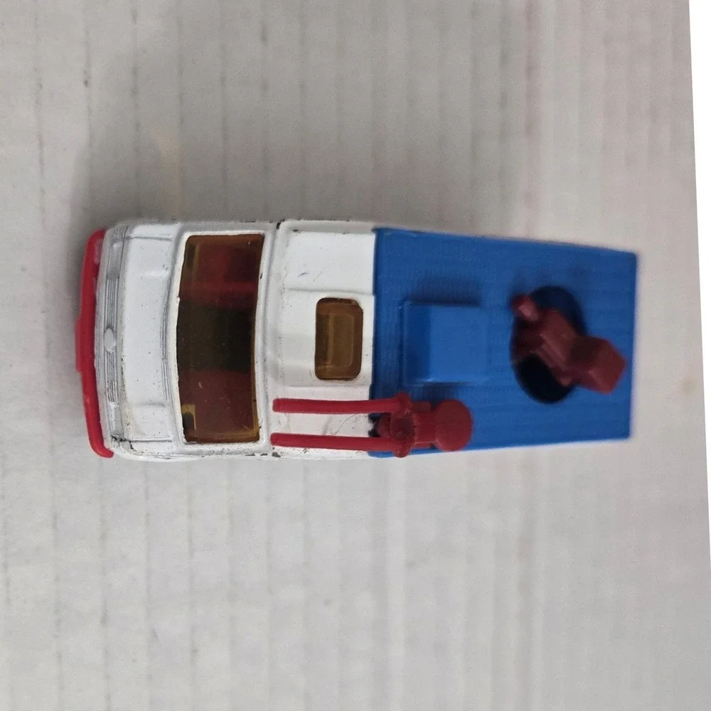 Vintage Matchbox World Cup France 98 Mobile TV Van Diecast Footix Mascot